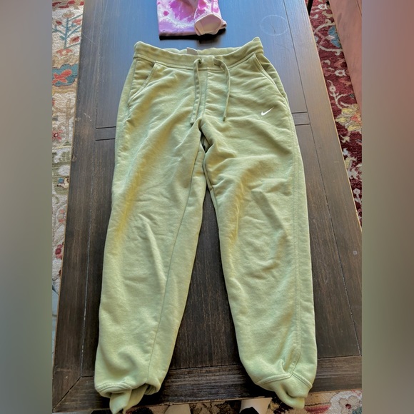 Nike Sweatpants - Picture 1 of 1